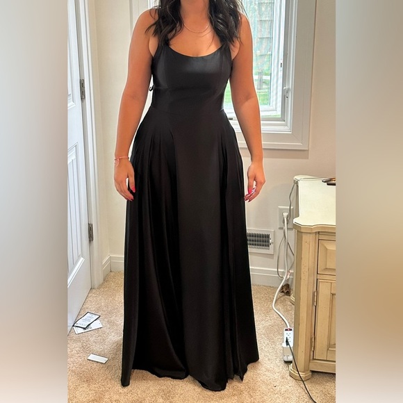 B Smart Black Satin Gown Formal Dress Prom Homecoming Open Back Front Slit Sz 9 - Picture 15 of 15